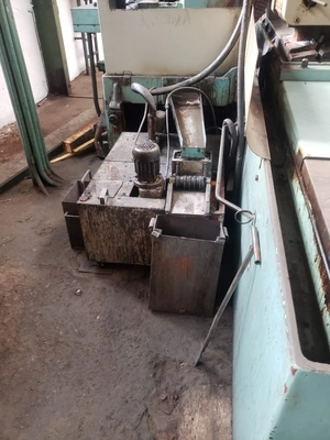 TOS Universal Cylindrical Grinder