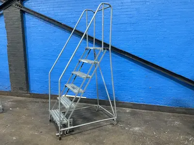 Used _UNKNOWN_ _UNKNOWN_ Ladders Ohio US | HGR 24 #1373297