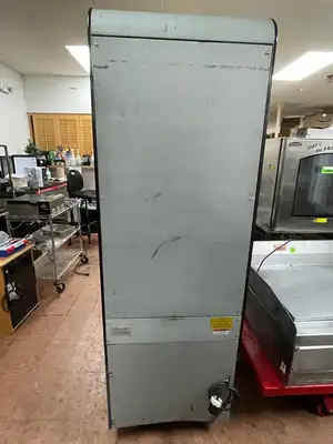 Used Fri Jado Used Fri Jado CLD25 Heated Grab & Go Air Curtain Merchandiser Display Warmer 220V Heated Cabinets & Displays Illinois US | Falcon Restaurant Supply #1376049