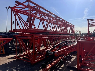 Used 2017 GROVE GMK6400-1 Rough Terrain Cranes Texas US | Uriquip #1421023