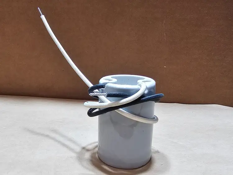New | in-Stock PHOENIX 4502300 Lighting British Columbia CA | Lenmark #1440036