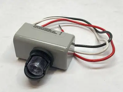 USED INTERMATIC NIGHTFOX PREMIUM BUTTON MOUNT ELECTRONIC PHOTOCONTROL 120V