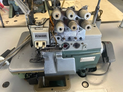 Pegasus E52-186A Industrial Overlock Serger Sewing Machine & BL Controller