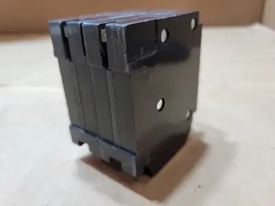 Used SCHNEIDER ELECTRIC CHOMT1515230 Switchgears British Columbia CA | Lenmark #1438490