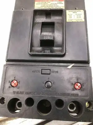 Westinghouse JA2225W 225A 2 Pole Molded Case Circuit Breaker 600VAC 250VDC