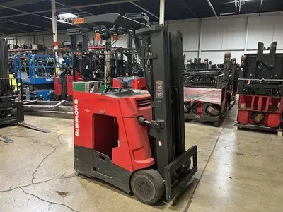 Used 2015 RAYMOND 425C35TT 3-Wheel Stand up Electric Counterbalance Forklifts Illinois US | Somerset Equipment Sales #1546185