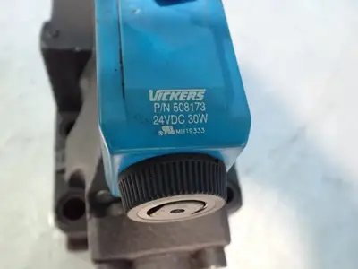 USED VICKERS DG5S833CTMFPA4WLH530EN483