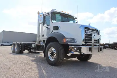 New | in-Stock 2026 MACK GRANITE 64BR Cab Chassis trucks Texas US | Roll Off Truck World #1491868