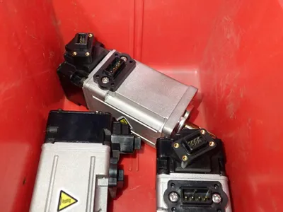 USED OMRON R88MK10030TS2