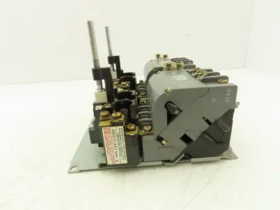Furnas 30DP32A1VF AC Contactor Motor Starter 10Hp 600VAC 3Ph 120V Coil 2 Speed