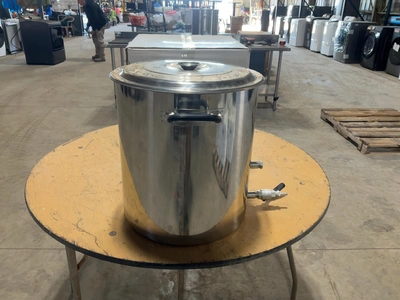 Used LOT OF (2) BREWMASTER 14.5 GALLON STAINLESS STEEL BREW KETTLES Brewing Equipment Michigan US | Miedema Asset Management Group #1580097