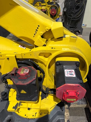 USED 2012 FANUC R-2000IB/210F + R30IB