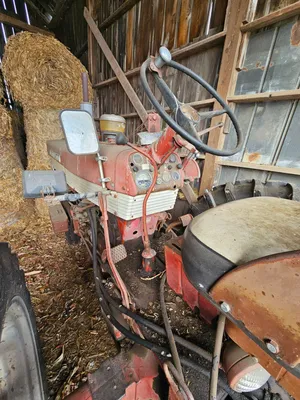 FARMALL 560 Tractor | Iron Listing (17)