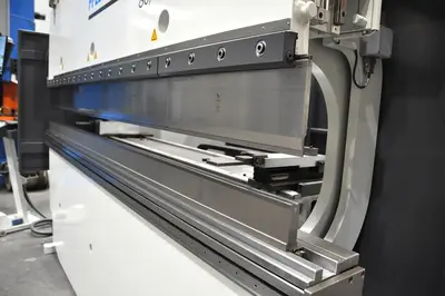 USED LVD PPEB 80 TON X 2500 MM CNC