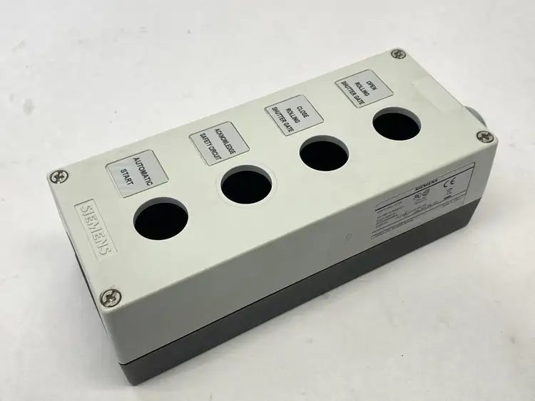 Used SIEMENS 4-BUTTON ENCLOSURE Electrical Boxes Michigan US | Maverick Industrial Sales #1090252