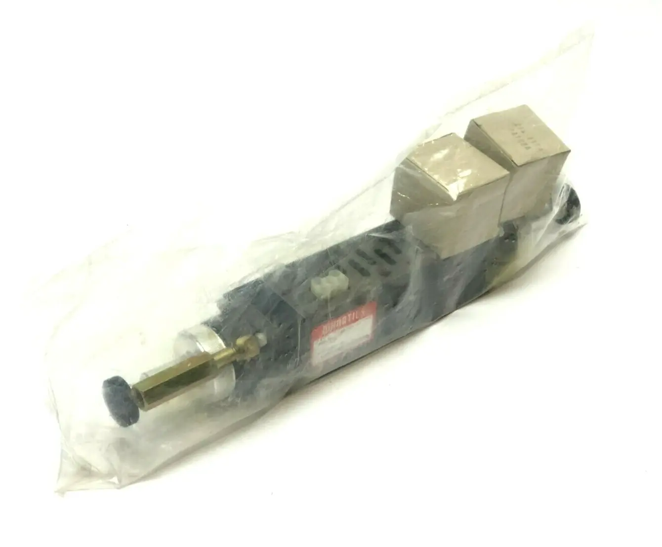 NEW NUMATICS DUAL REGULATOR VALVE SANDWICH PNEUMATIC BLOCK W/ GAUGES