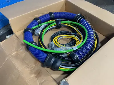 Cables Bizlink