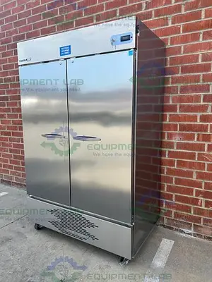 USED VWR GTVWG49FSSA STAINLESS STEEL DOUBLE DOOR FREEZER - 25°C 49 CU, FT.