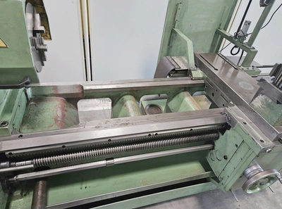 TOS Centre Lathe, in very good used condition