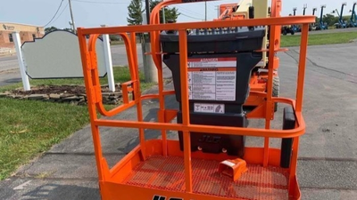 USED 2015 JLG E300AJP