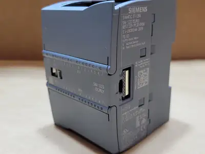 USED SIEMENS 6ES7 223-1PH32-0XB0