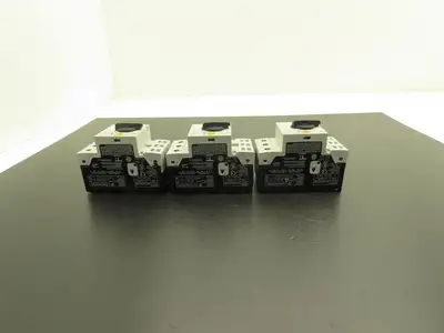 Moeller PKZM0 PKZM0-4-SC Manual Motor Starter 2.5-4A 3Hp 600vAC 3Ph Lot Of 3
