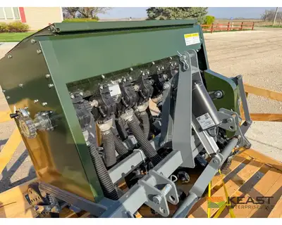 Used PH OUTDOORS _UNKNOWN_ Food Plot Seeders Iowa US | Keast Enterprises #1360392