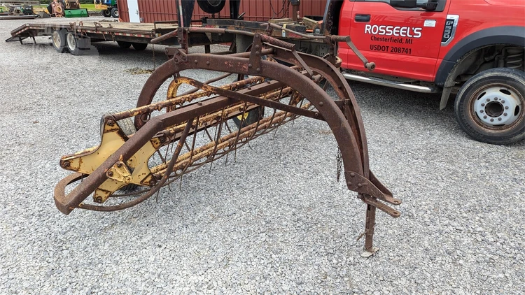 Used NEW HOLLAND ROLABAR 56 Hay Rakes | Rosseel's Equipment Inc #720718
