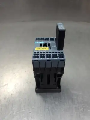 Siemens 3RT20152BB41 SIRIUS Contactor w/3RT29161JK00 Module. 4E48