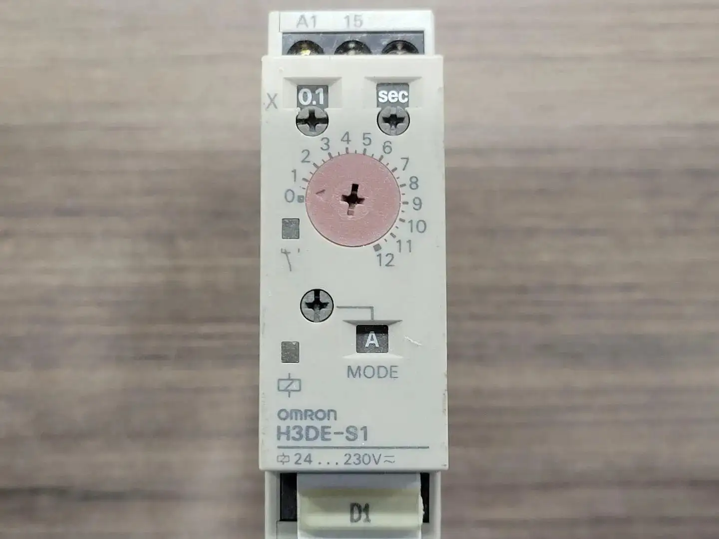 USED OMRON H3DE-S1