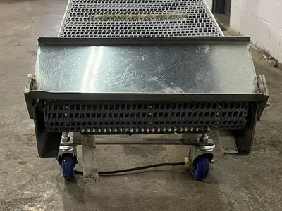 8' L Cleated Incline Conveyor