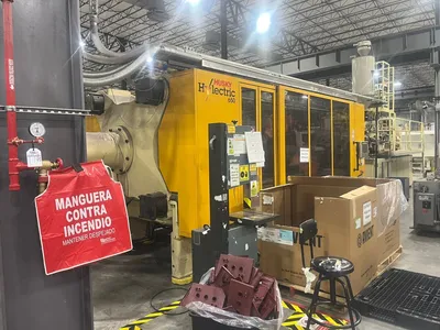 2012 HUSKY HL650 RS135/135 Horizontal Plastic Injection Molding Machines | JYC MACHINERY (15)