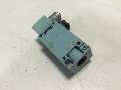 USED TELEMECANIQUE XCK-J-H7