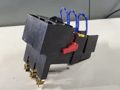 Disconnect Switch with 3 Times 40 Amp Fuse LPJ-40SP