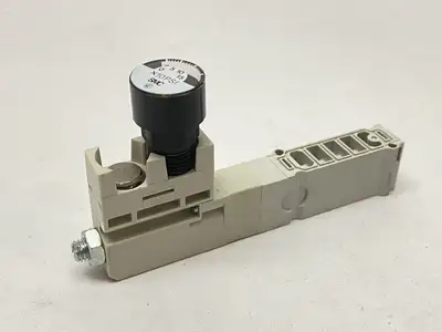 SY30M-N5-P-3 | SMC  Pneumatic Interface Regulator w/ PSI Gauge - Used