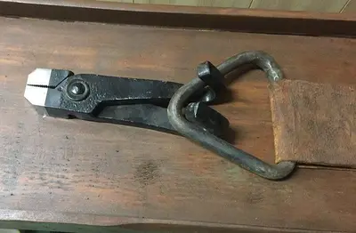 2786-385 Antique Wire Single Draw Bench Circa 1890