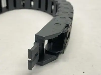 USED IGUS IGUS 09.20.048 ZIPPER E-CHAIN SERIES