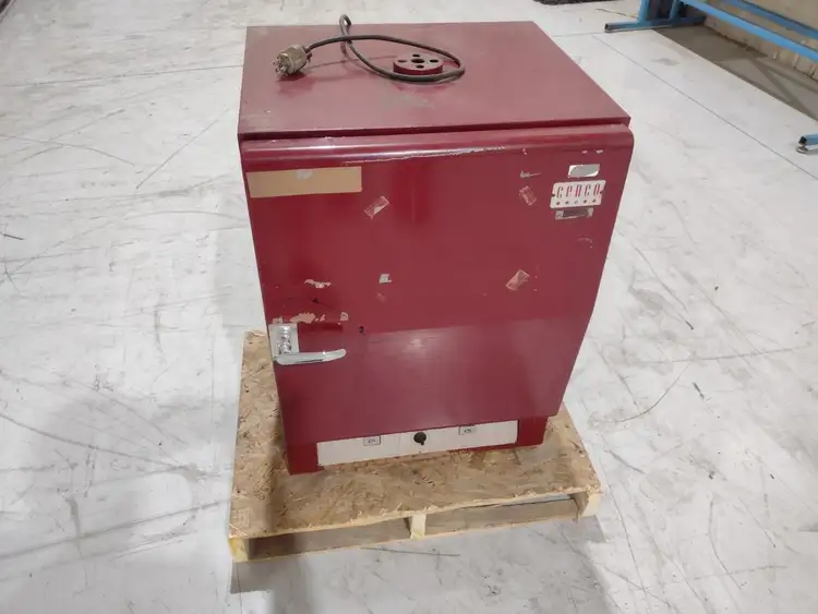 Used Central Scientific Cenco Gravity Convection Oven Lab Ovens Michigan US | Maverick Industrial Sales #1397538