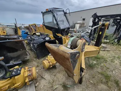 Used CATERPILLAR TH560B Telehandlers British Columbia CA | Lenmark #367038