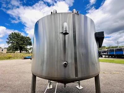 950 Gallon (IN-Operable Jacket) Stainless Steel Mixing / Holding Tanks
