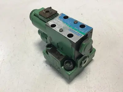 USED VICKERS DG4V-3S-2AL-M-U-HL7-60-EN490