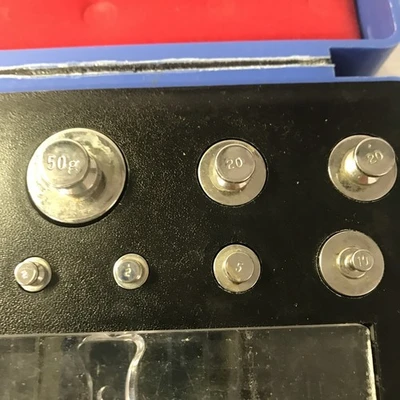 * Preowned Fisher Scientific Calibration Weight Set (100g,50g,20,20,10,5,2,2,1 #