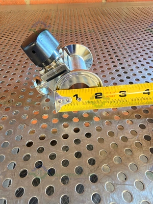 Used AQUASYN 6155535 DIAPHRAGM VALVE W/ 1" SANITARY FITTING TO 1/2" SANITARY FITTING Valves/Fittings California US | Equipment Lab #1506524