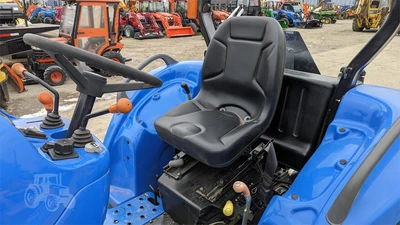 USED 2005 NEW HOLLAND TC35A