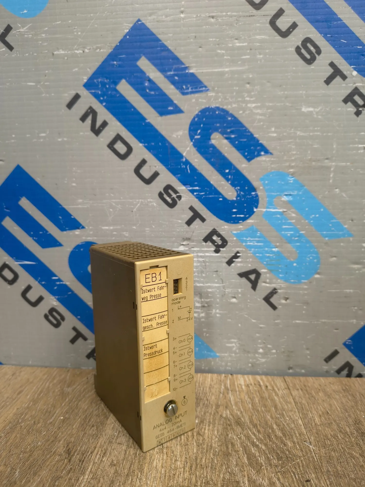 USED SIEMENS 6ES5 464-8ME11