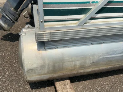 1998 Manitou Unknown 20' Pontoon Boat