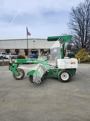 USED 2015 LAYMOR SM300