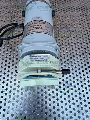 USED COLE PARMER 7553-20 MOTOR 6-600 RPM W/ MASTERFLEX 7518-12 EASY LOAD PUMP HEAD