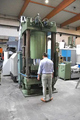 USED DARRAGON 600 TON HEATED