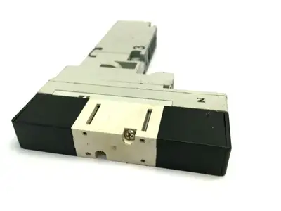 USED SMC SOLENOID VALVE, SUP. 0-1.0MPA, PIL. 0.1-0.7MPA